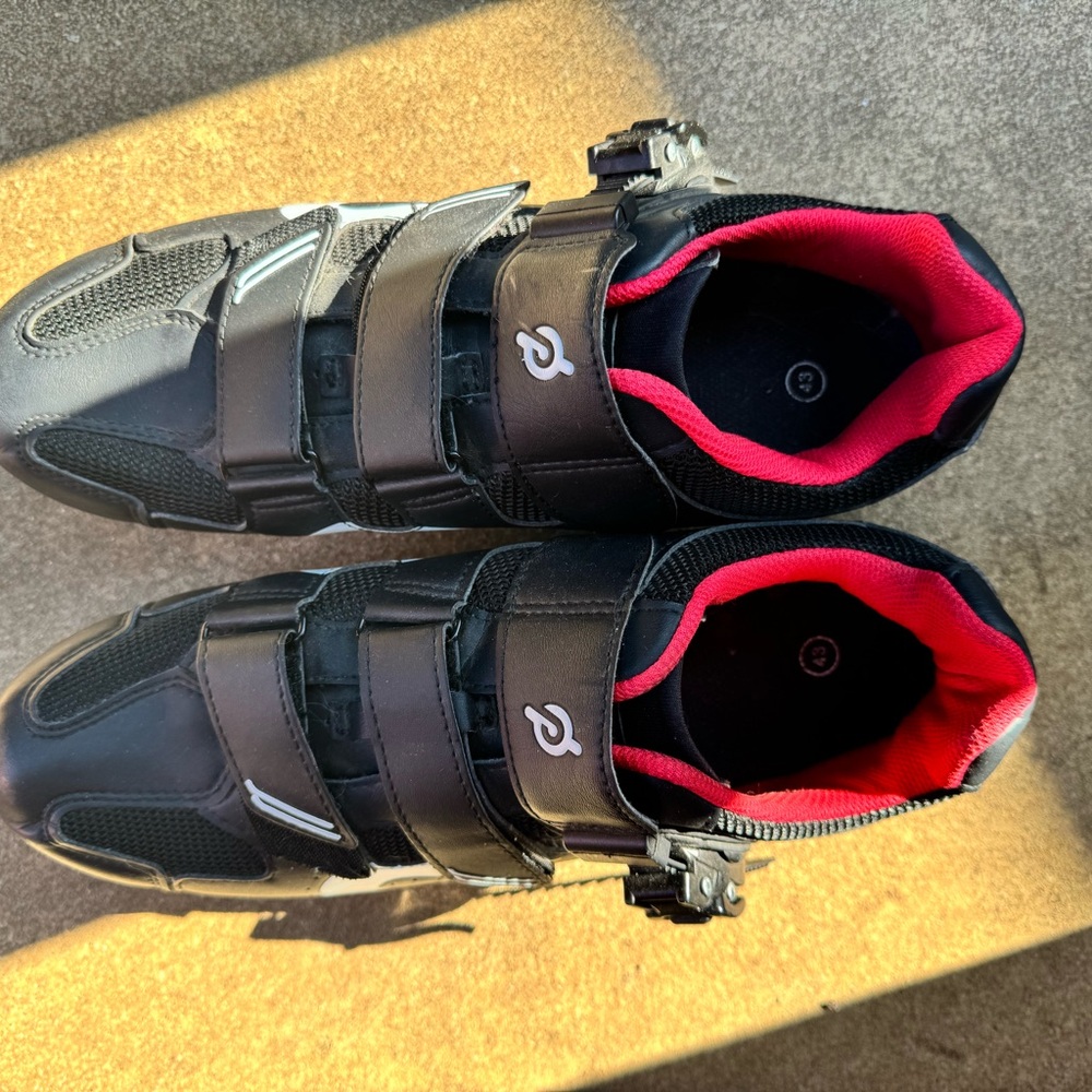 Peloton cycling shoes